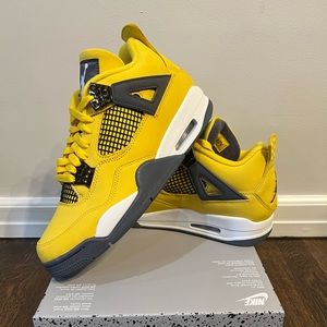 Mens Air Jordan 4 Retro- Tour Yellow/Dark Blue Grey - Size 9.5 - New in Box